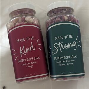 Made to Be Kind & Strong Bubbly Bath Soak Set - Red and Green